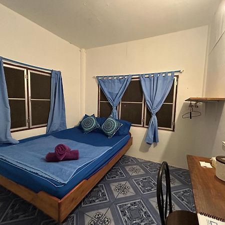 Lungkluay Homestay Ko Kut Exterior photo