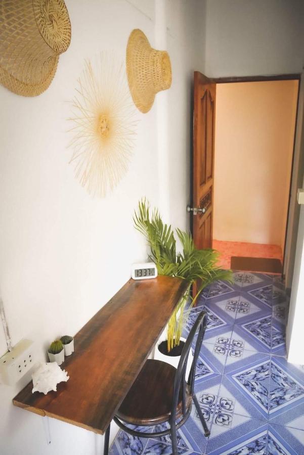 Lungkluay Homestay Ko Kut Exterior photo
