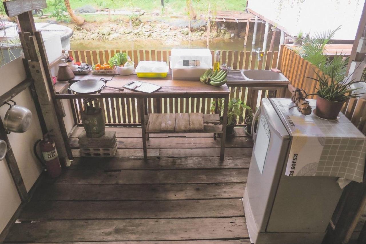Lungkluay Homestay Ko Kut Exterior photo