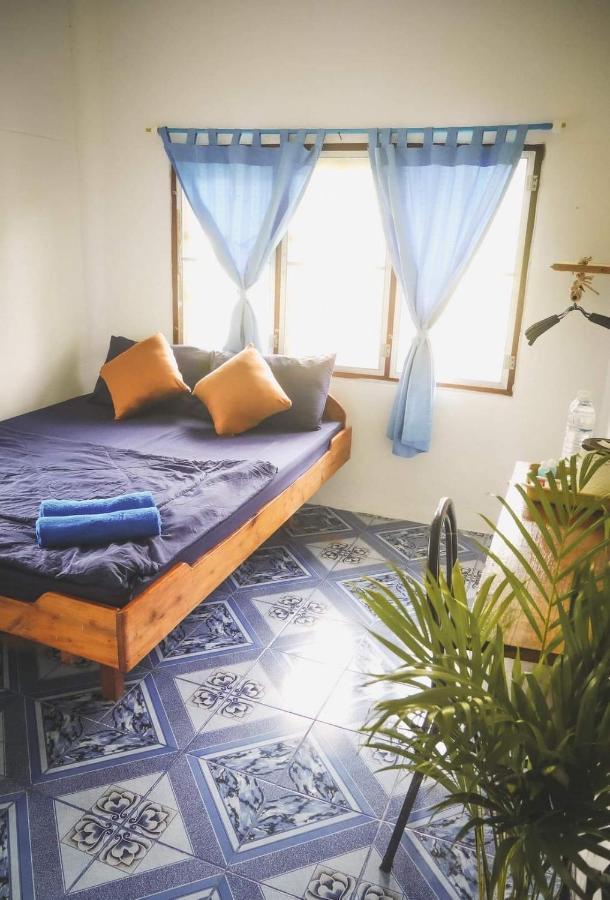 Lungkluay Homestay Ko Kut Exterior photo