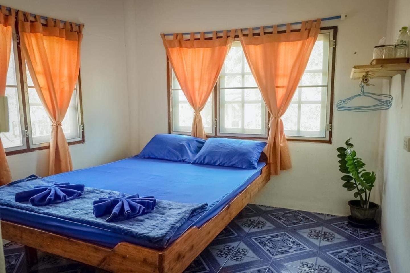 Lungkluay Homestay Ko Kut Exterior photo