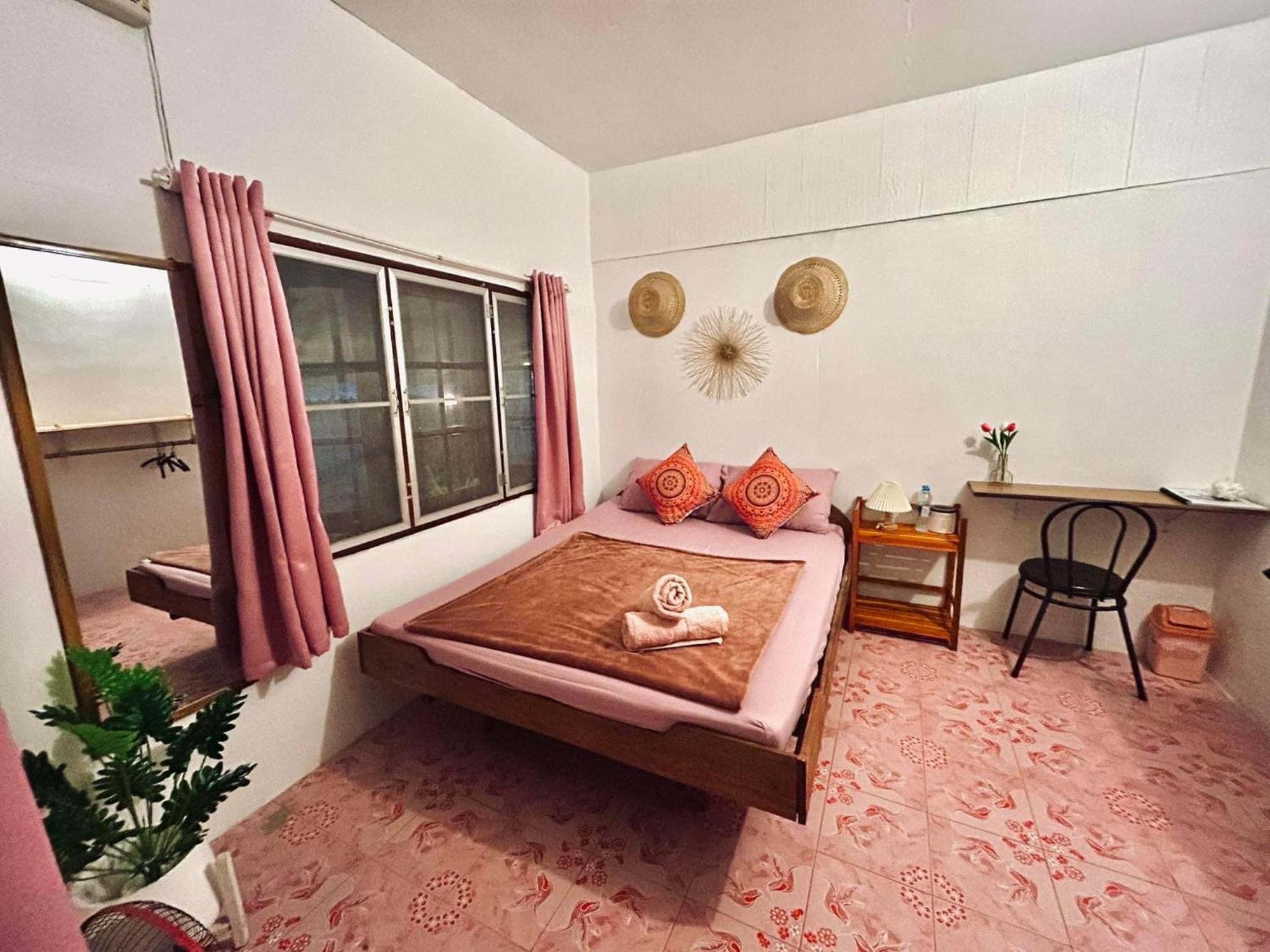 Lungkluay Homestay Ko Kut Exterior photo