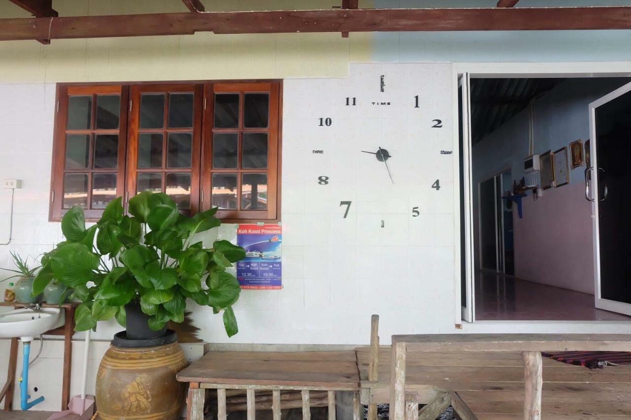 Lungkluay Homestay Ko Kut Exterior photo